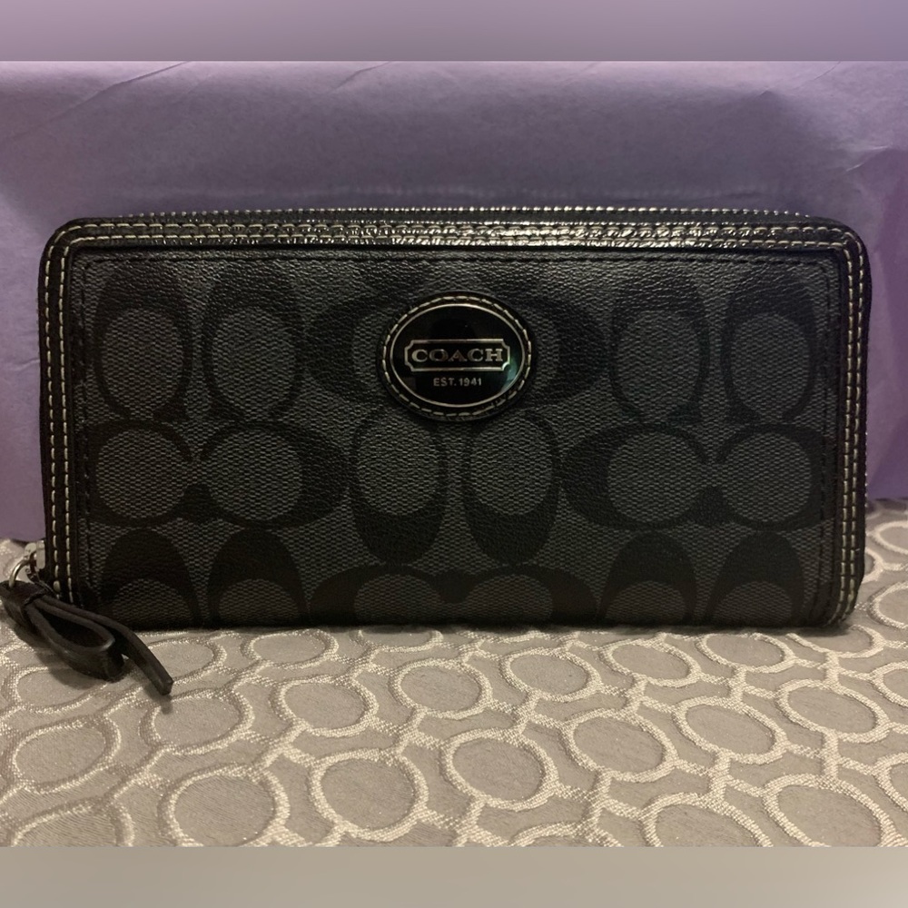 Coach Zip Around Signature Large Leather Wallet Black… Gem